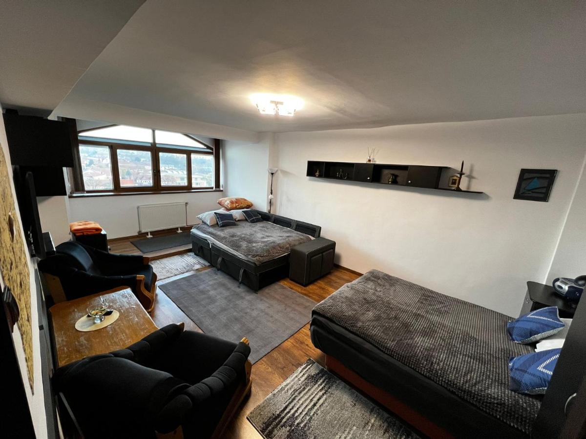 High Level Apart Oradea Free Reserved Parking ภายนอก รูปภาพ